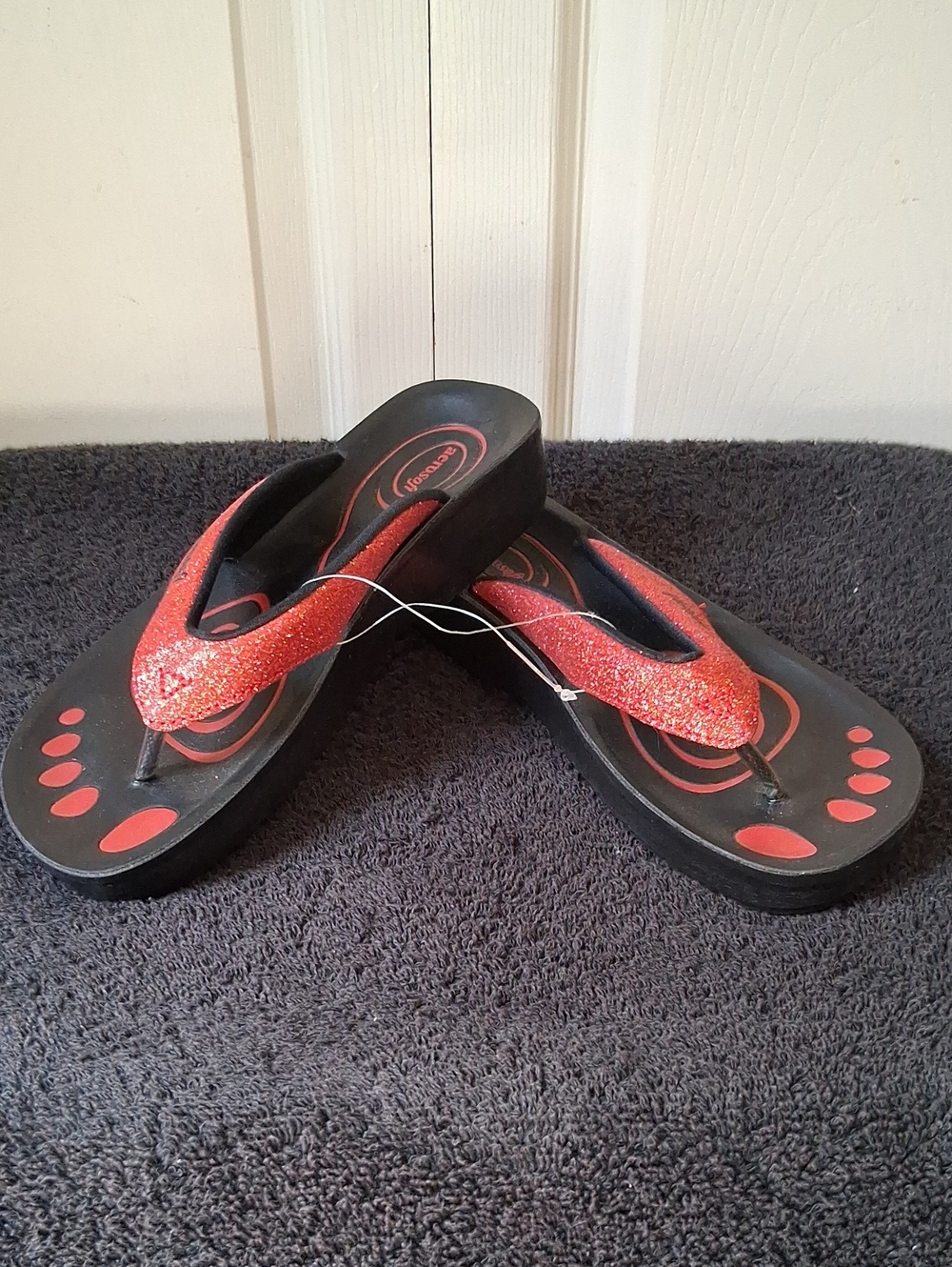 Women’s Glitter Red Platform Flip Flops Sandals - 39 (8-8½)